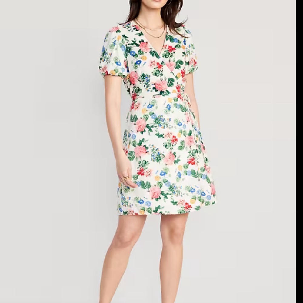 Old Navy - 💐 Floral Puff Sleeve Mini Wrap Dress